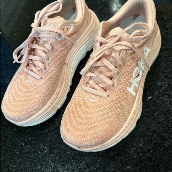 Hoka Women's Gaviota 5 size 7.5 with low mileage - Picture 4 of 10